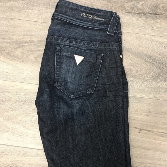 Guess - Picture 5 of 5